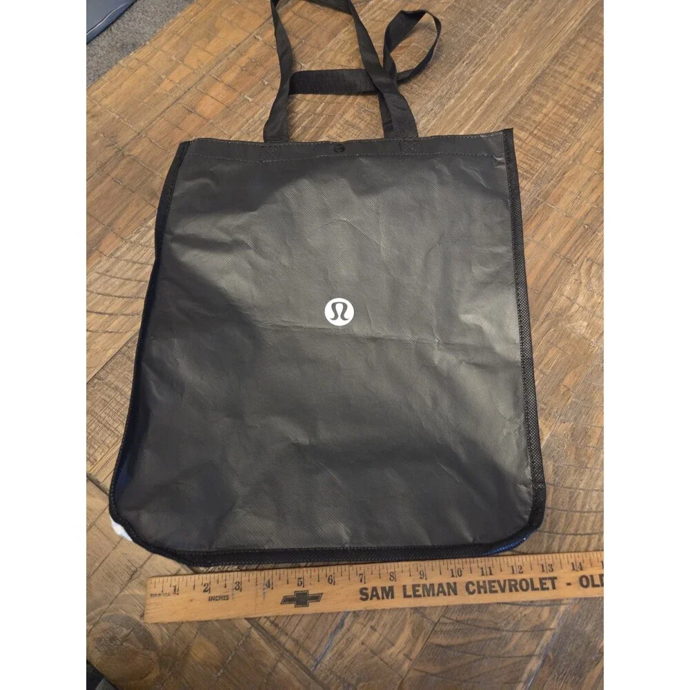 Lululemon Reusable Bags 1 Large 4 Small Bags
